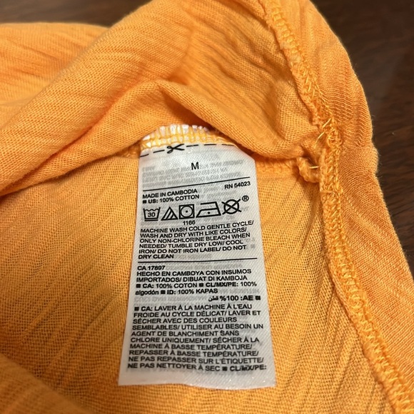Old Navy Women's Medium Neon Orange Relaxed Fit Sleeveless Tank Top - Picture 4 of 4